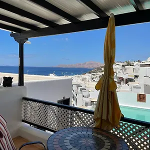 The White Dragos With Ocean View - Ac -Inttv - Pool Apartment